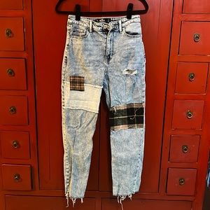 SO CUTE HOLLISTER Ultra High Rise Mom Jean Size 5R 27x27